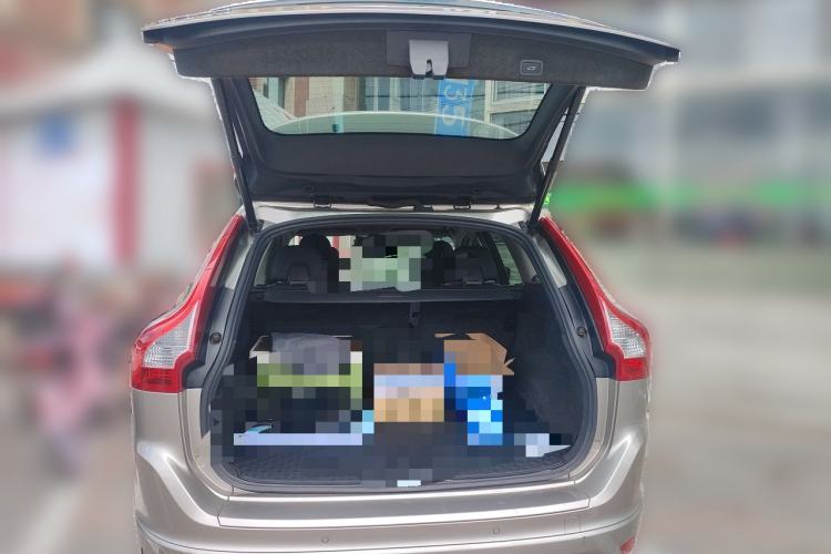 Used Volvo XC60 2015 T5 AWD Zhiyuan Edition Trunk