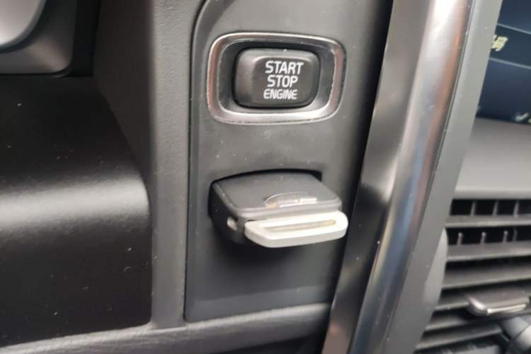 Used Volvo XC60 2015 T5 Smart Upgrade Model Vehicle Key