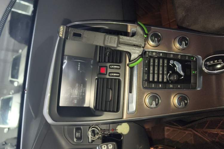 Used Volvo XC60 2015 T5 Smart Upgrade Model Audio And AC Panel