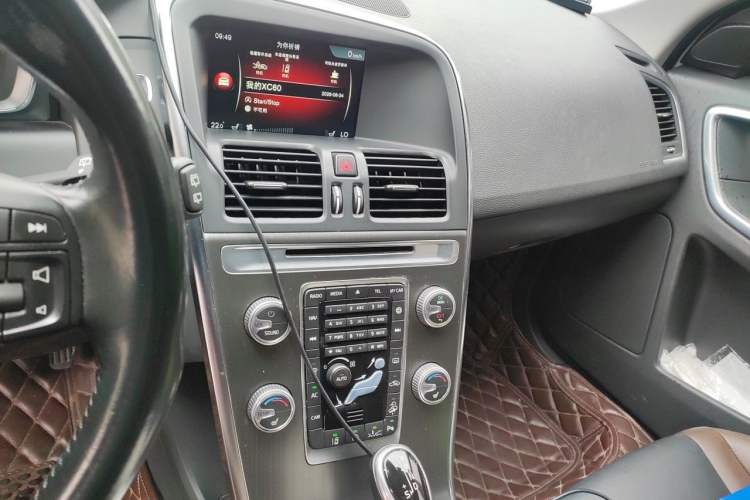 Used Volvo XC60 2015 T5 AWD Zhiyuan Edition Audio And AC Panel