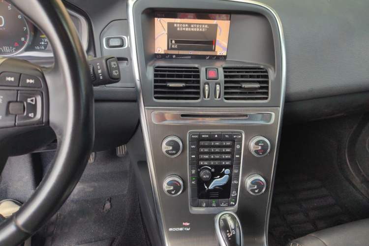 Used Volvo XC60 2015 T5 AWD Zhiyuan Edition Audio And AC Panel