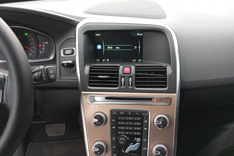 Used Volvo XC60 2015 T5 Smart Upgrade Model Audio And AC Panel