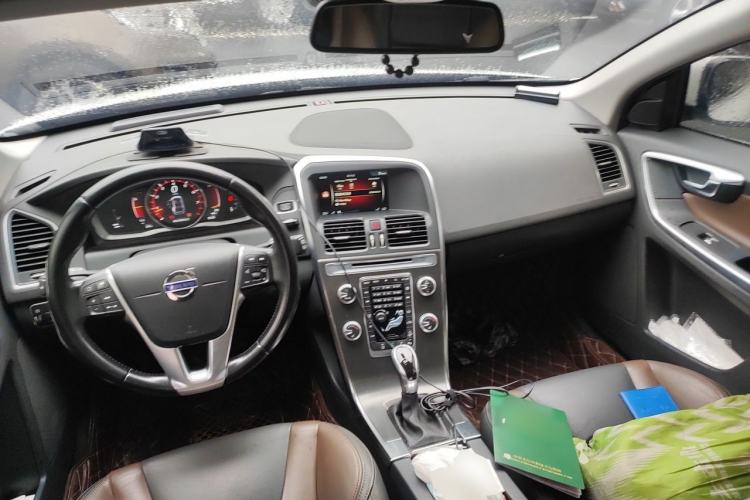 Used Volvo XC60 2015 T5 AWD Zhiyuan Edition Center Console
