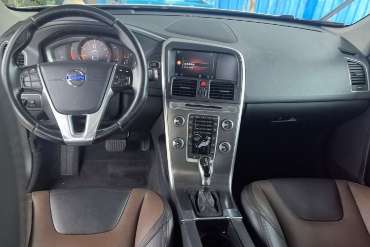 Used Volvo XC60 2015 T5 AWD Zhiyuan Edition Center Console
