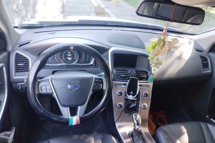Used Volvo XC60 2015 T5 Smart Upgrade Model Center Console