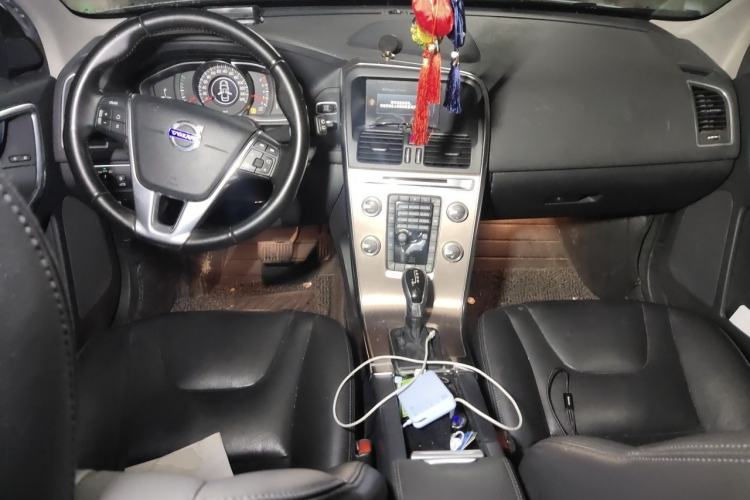 Used Volvo XC60 2015 T5 Smart Upgrade Model Center Console