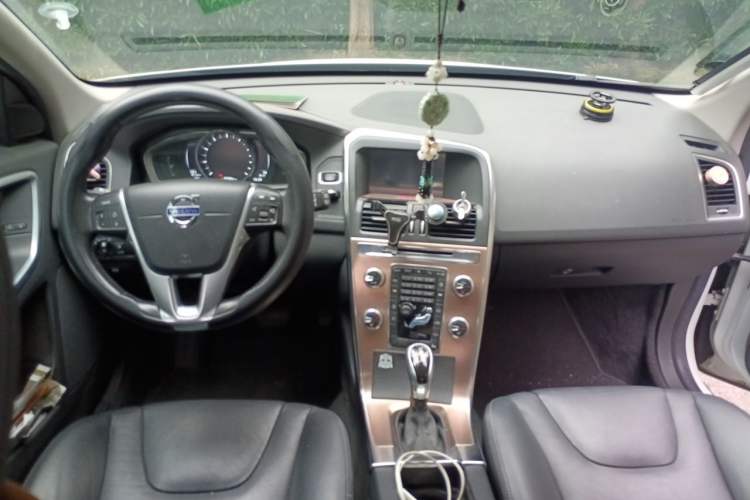 Used Volvo XC60 2015 T5 Smart Upgrade Model Center Console