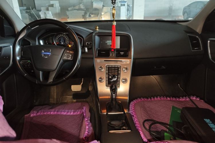 Used Volvo XC60 2015 T5 Smart Edition Center Console