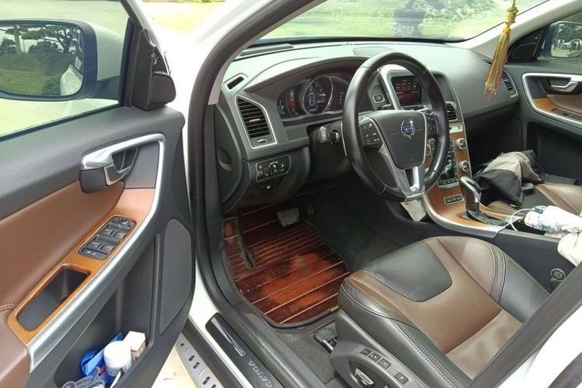 Used Volvo XC60 2015 T6 AWD Smart Version Driver Seat