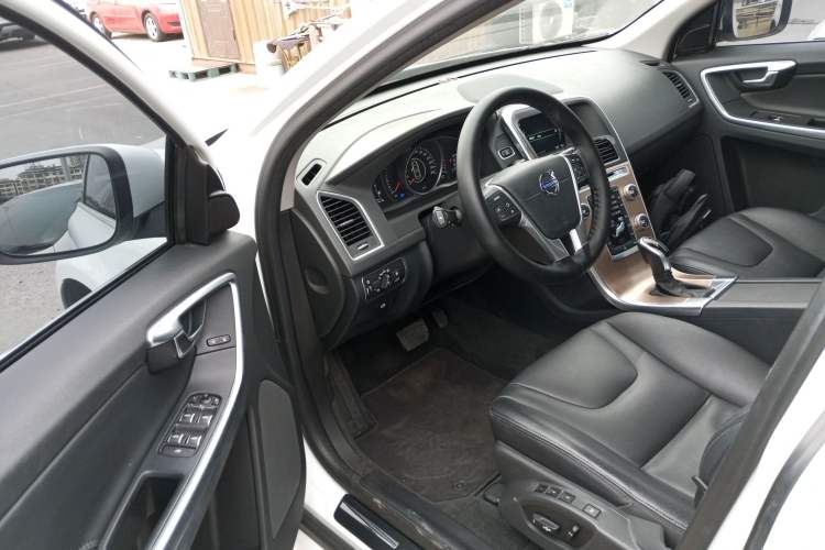 Used Volvo XC60 2015 T5 Smart Upgrade Model Driver Seat