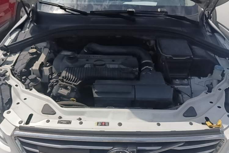 Used Volvo XC60 2015 T5 AWD Zhiyuan Edition Engine Bay