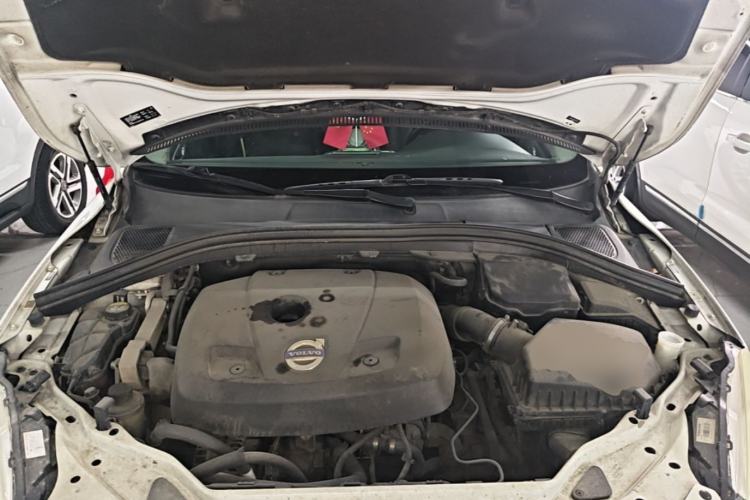 Used Volvo XC60 2015 T5 Smart Upgrade Model Engine Bay