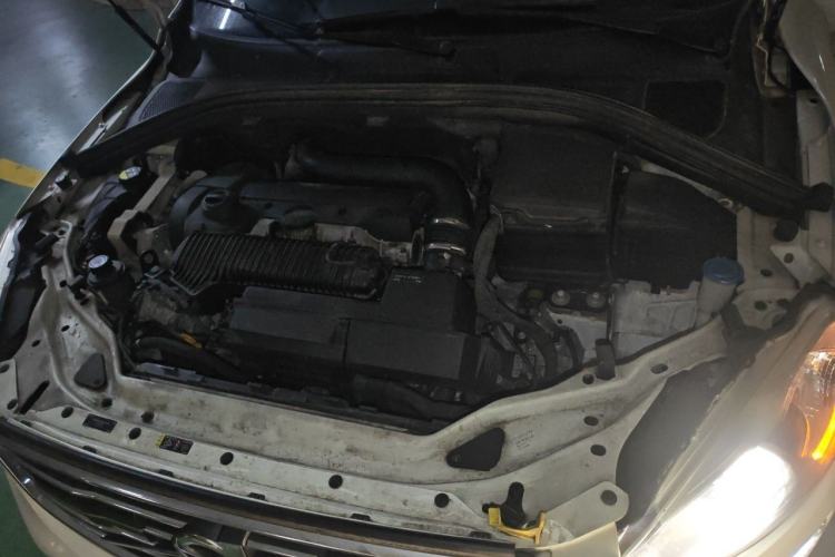 Used Volvo XC60 2015 T6 AWD Smart Version Engine Bay