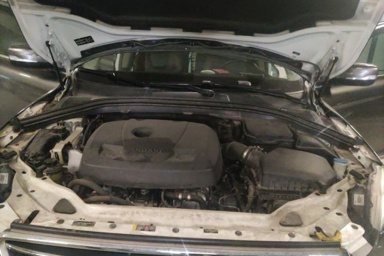Used Volvo XC60 2015 T5 Smart Upgrade Model Engine Bay