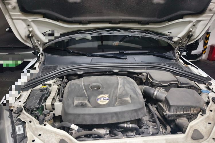 Used Volvo XC60 2015 T5 Smart Upgrade Model Engine Bay