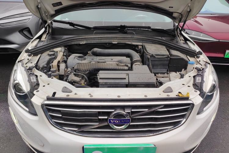 Used Volvo XC60 2015 T5 AWD Zhiyuan Edition Engine Bay