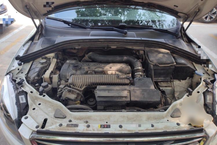 Used Volvo XC60 2015 T5 AWD Zhiyuan Edition Engine Bay