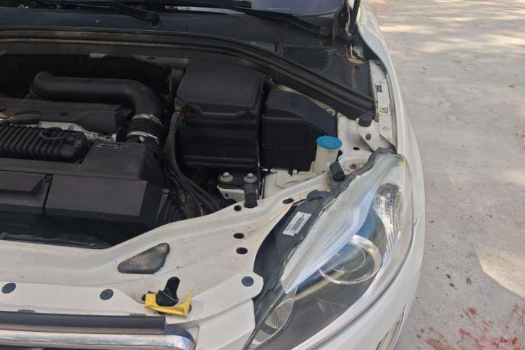 Used Volvo XC60 2015 T5 AWD Zhiyuan Edition Engine Bay Left