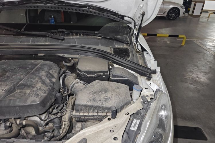 Used Volvo XC60 2015 T5 Smart Upgrade Model Engine Bay Left