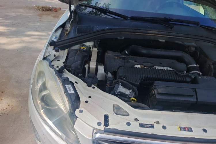 Used Volvo XC60 2015 T5 AWD Zhiyuan Edition Engine Bay Right