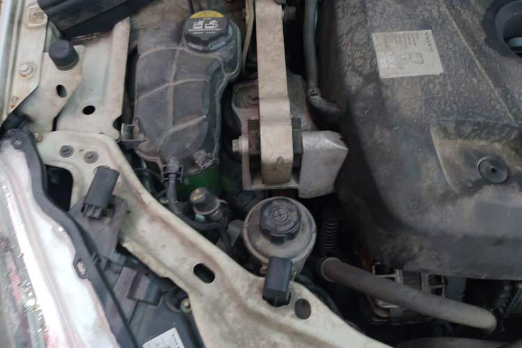 Used Volvo XC60 2015 T5 Smart Upgrade Model Engine Bay Right