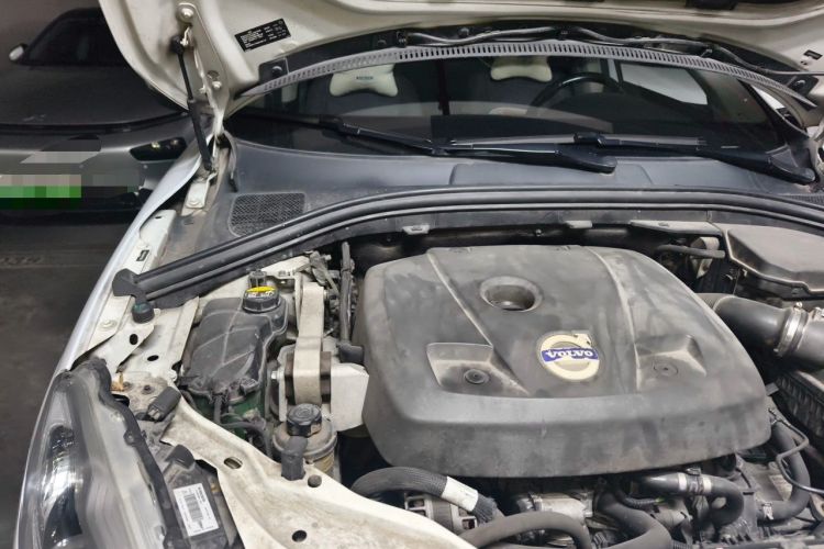 Used Volvo XC60 2015 T5 Smart Upgrade Model Engine Bay Right