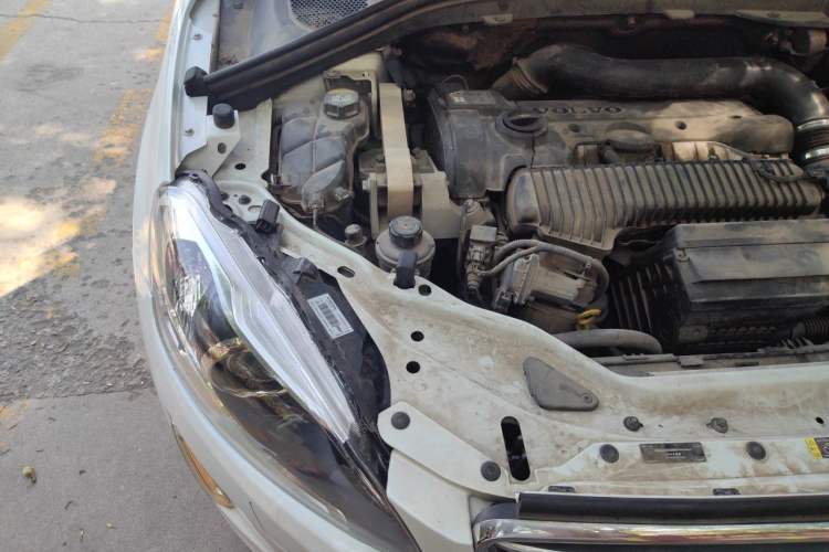 Used Volvo XC60 2015 T5 AWD Zhiyuan Edition Engine Bay Right