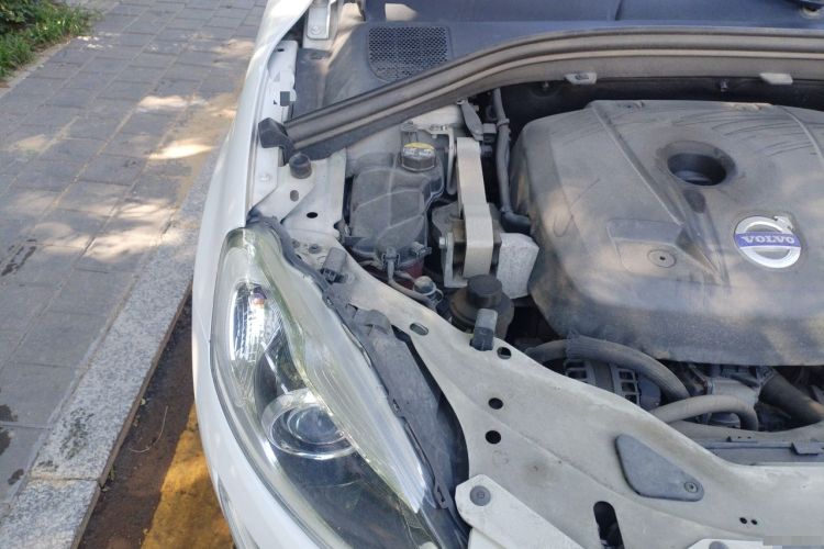Used Volvo XC60 2015 T5 Smart Upgrade Model Engine Bay Right