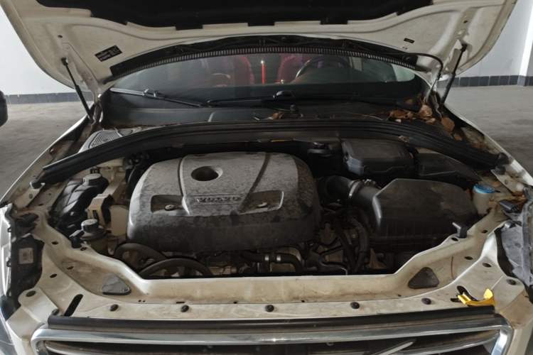 Used Volvo XC60 2015 T5 Smart Edition Engine Bay