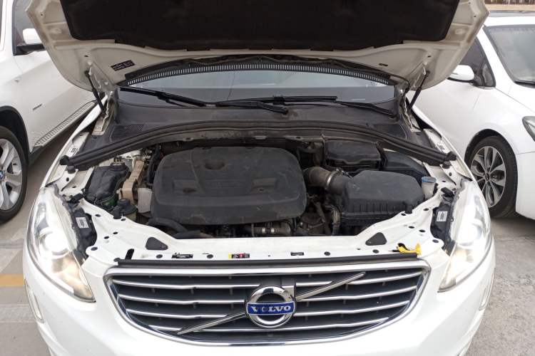 Used Volvo XC60 2015 T5 Smart Upgrade Model Engine Bay