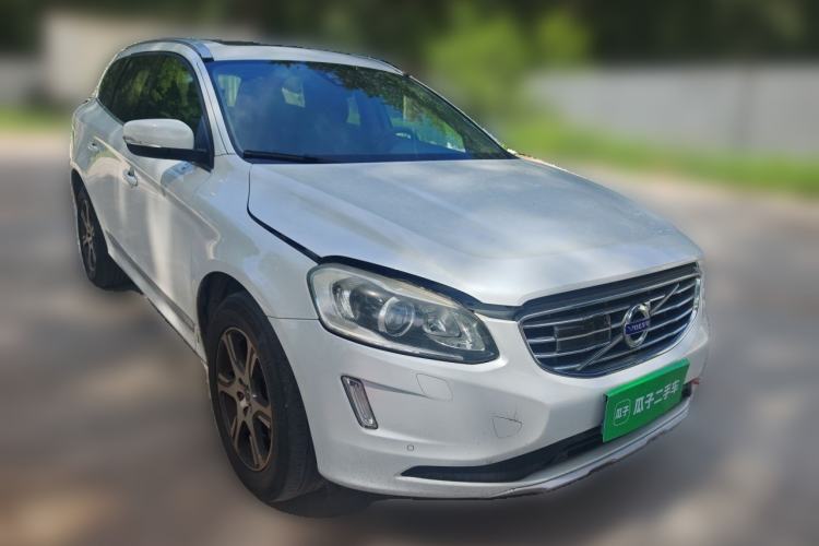 Used Volvo XC60 2015 T5 AWD Zhiyuan Edition Front Right 45 Deg