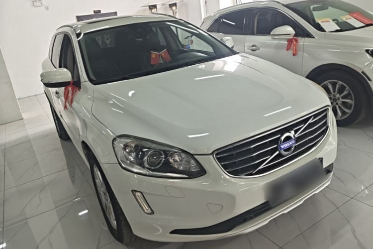 Used Volvo XC60 2015 T5 Smart Upgrade Model Front Right 45 Deg