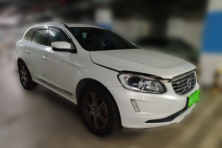 Used Volvo XC60 2015 T5 AWD Zhiyuan Edition Front Right 45 Deg