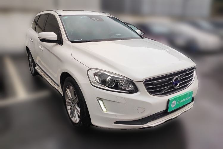 Used Volvo XC60 2015 T5 AWD Zhiyuan Edition Front Right 45 Deg