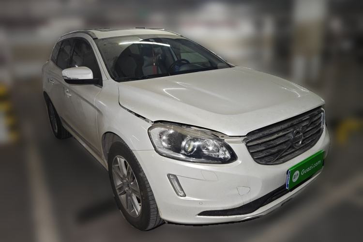 Used Volvo XC60 2015 T5 Smart Upgrade Model Front Right 45 Deg