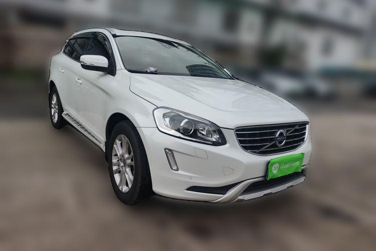 Used Volvo XC60 2015 T5 Smart Upgrade Model Front Right 45 Deg