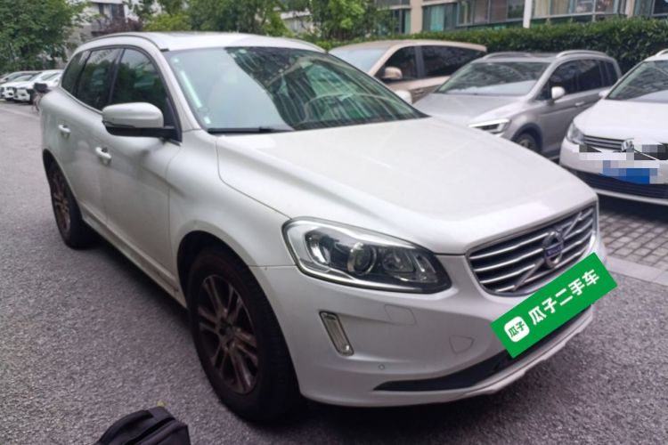 Used Volvo XC60 2015 T5 Smart Upgrade Model Front Right 45 Deg