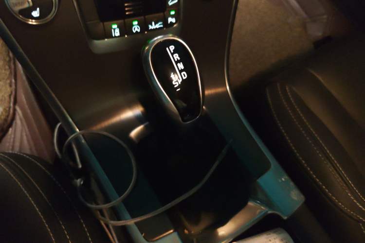 Used Volvo XC60 2015 T5 AWD Zhiyuan Edition Gear Lever