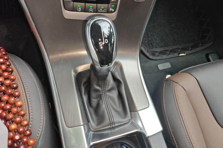 Used Volvo XC60 2015 T5 AWD Smart Drive Edition Gear Lever
