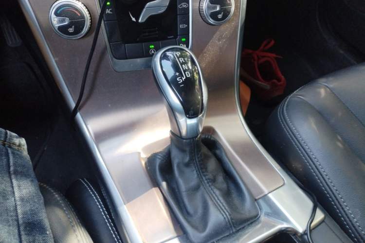 Used Volvo XC60 2015 T5 Smart Upgrade Model Gear Lever