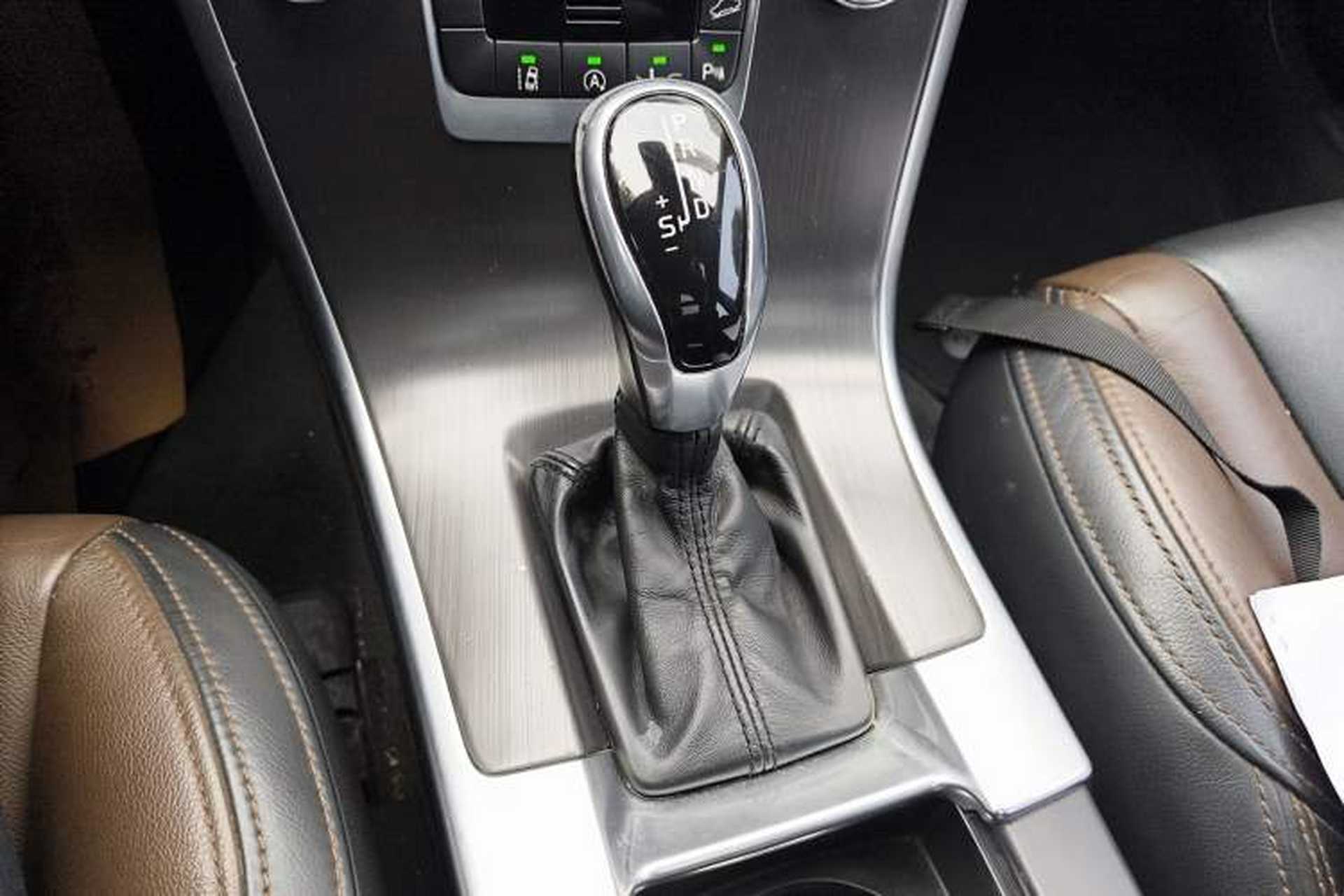 Used Volvo XC60 2015 T5 AWD Smart Drive Edition Gear Lever