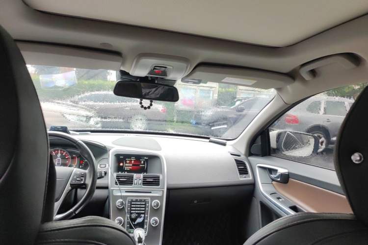 Used Volvo XC60 2015 T5 AWD Zhiyuan Edition Headliner