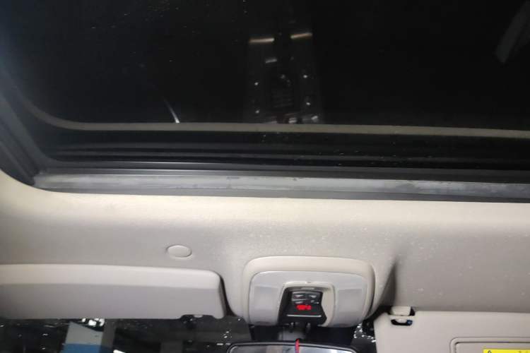 Used Volvo XC60 2015 T5 Smart Upgrade Model Headliner