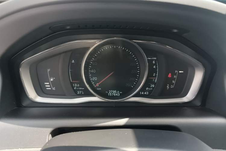 Used Volvo XC60 2015 T5 AWD Zhiyuan Edition Instrument Cluster