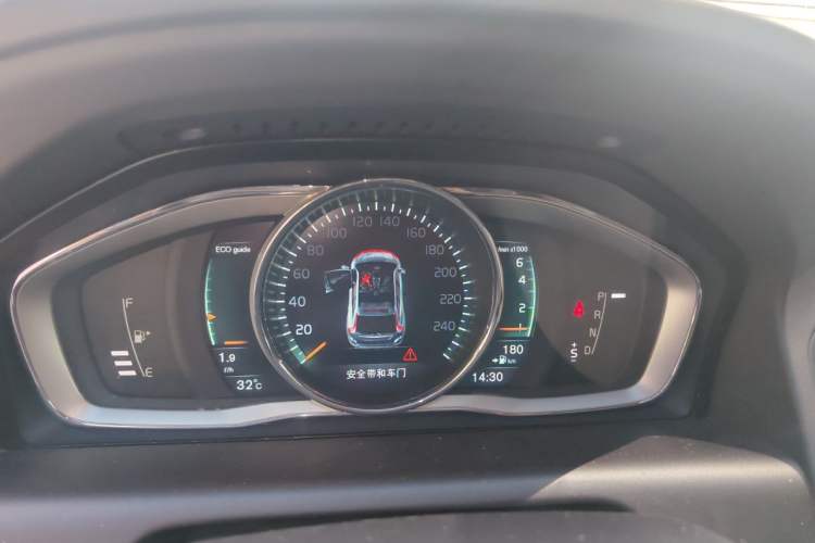 Used Volvo XC60 2015 T5 AWD Zhiyuan Edition Instrument Cluster