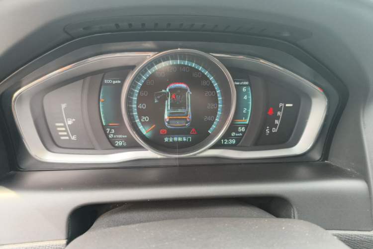 Used Volvo XC60 2015 T5 AWD Zhiyuan Edition Instrument Cluster