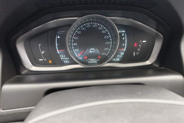Used Volvo XC60 2015 T5 AWD Smart Drive Edition Instrument Cluster