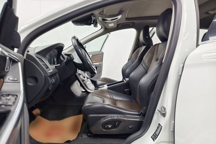Used Volvo XC60 2015 T5 AWD Zhiyuan Edition Interior 5