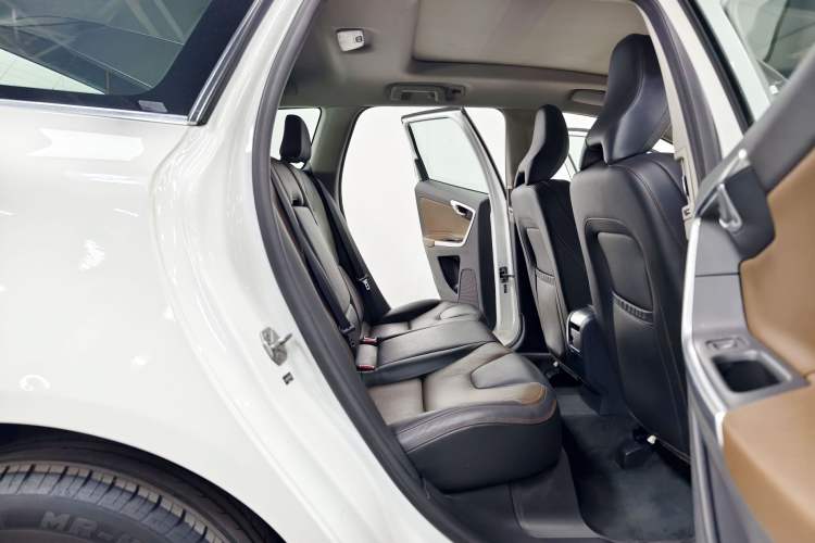 Used Volvo XC60 2015 T5 AWD Zhiyuan Edition Interior 7