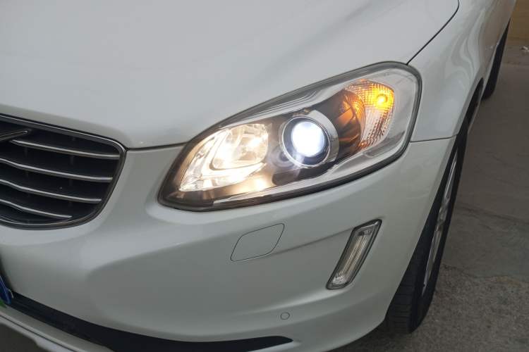 Used Volvo XC60 2015 T5 Smart Upgrade Model Left Front Headlight